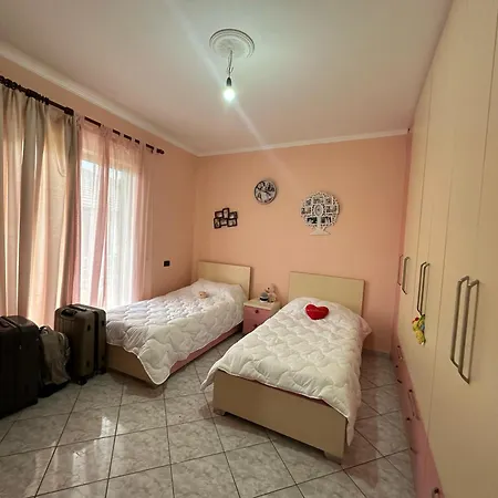 Xhekle Apartment